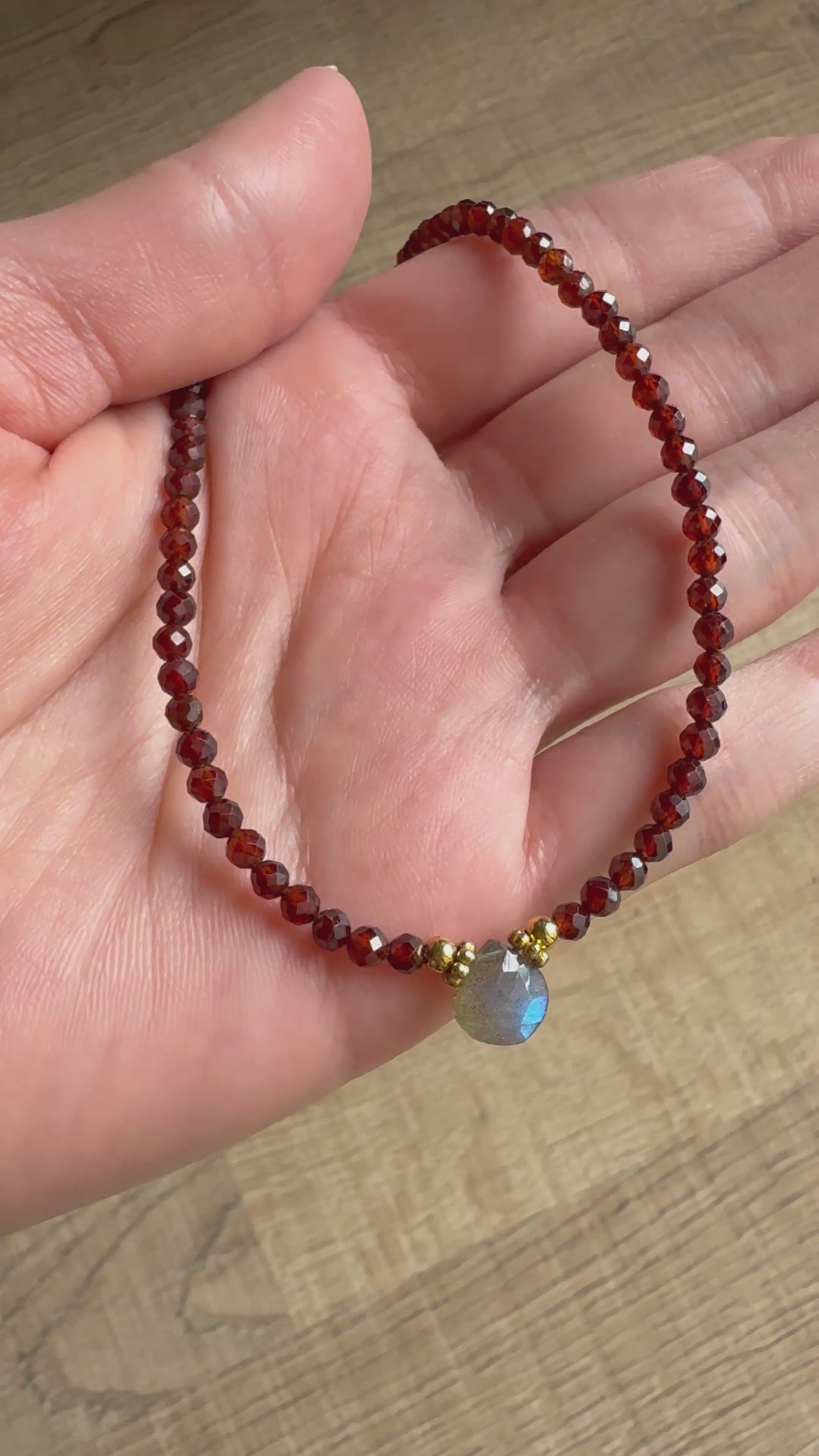 Garnet-Labradorit Kolye